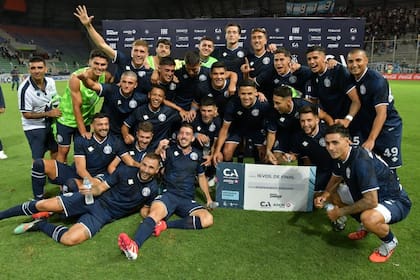 El campeón debutó con el pie derecho: Independiente Rivadavia eliminó a Estudiantes de Caseros