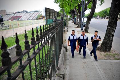 Las rejas y los muros sobre Avenida Del Libertador serán removidos para crear un espacio público de 2000 metros cuadrados