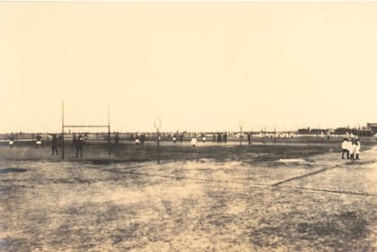 El campo de deportes del CNBA en los años 30 del siglo pasado