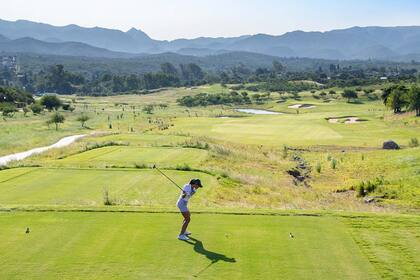 El campo de Golf de Estancia El Terrón es considerado una de las “ joyas” de Latinoamérica.
