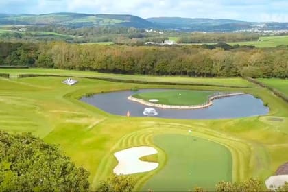 El campo de golf de la mansión de Gareth Bale