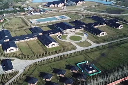 El campo donde el sindicalista Raúl Álvarez cría 26 frisones