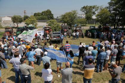 El campo empezó el paro y se prepara para un largo conflicto con el Gobierno