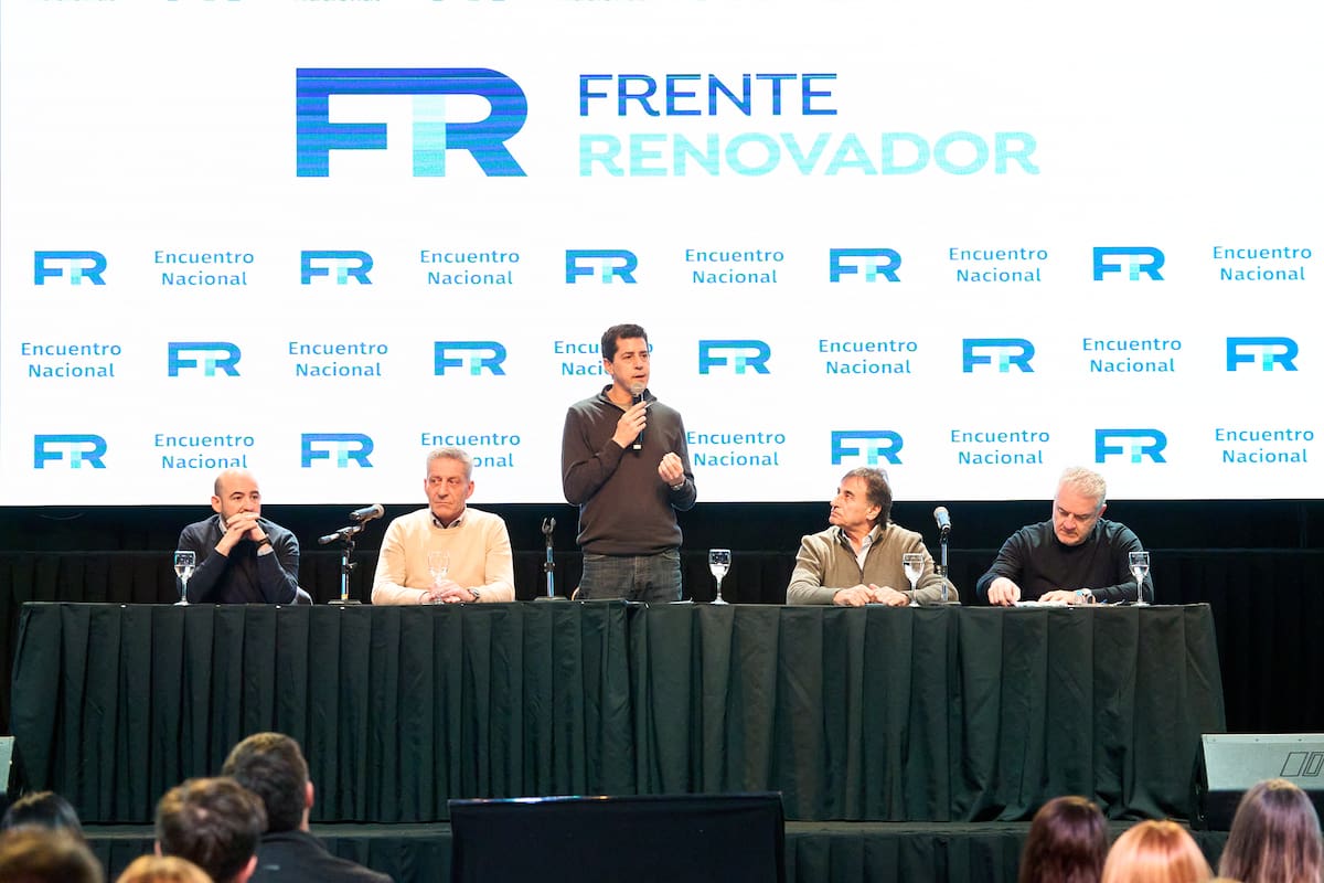 El camporista "Wado" de Pedro este viernes en Parque Norte, durante el encuentro del Frente Renovador