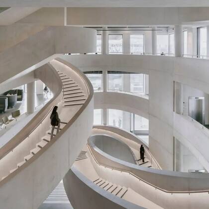 El campus universitario de la Escuela de Moda Nueva en Londres fue uno de los diseños finalistas