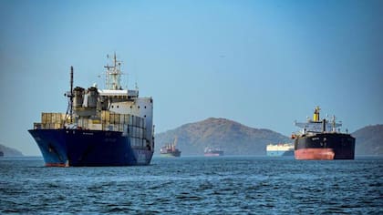 El Canal de Panamá simboliza el notorio enriquecimiento económico del país, aunque este tiene otros pilares importantes