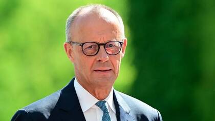 El canciller alemán, Friedrich Merz, envió un mensaje a los jóvenes en YouTube para incentivarlos a invertir.