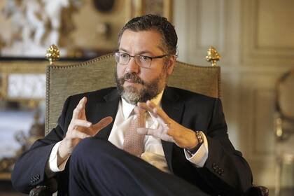 El canciller de Brasil acompaña hoy a Bolsonaro en su visita al país; en diálogo con la nacion, pidió no volver al kirchnerismo