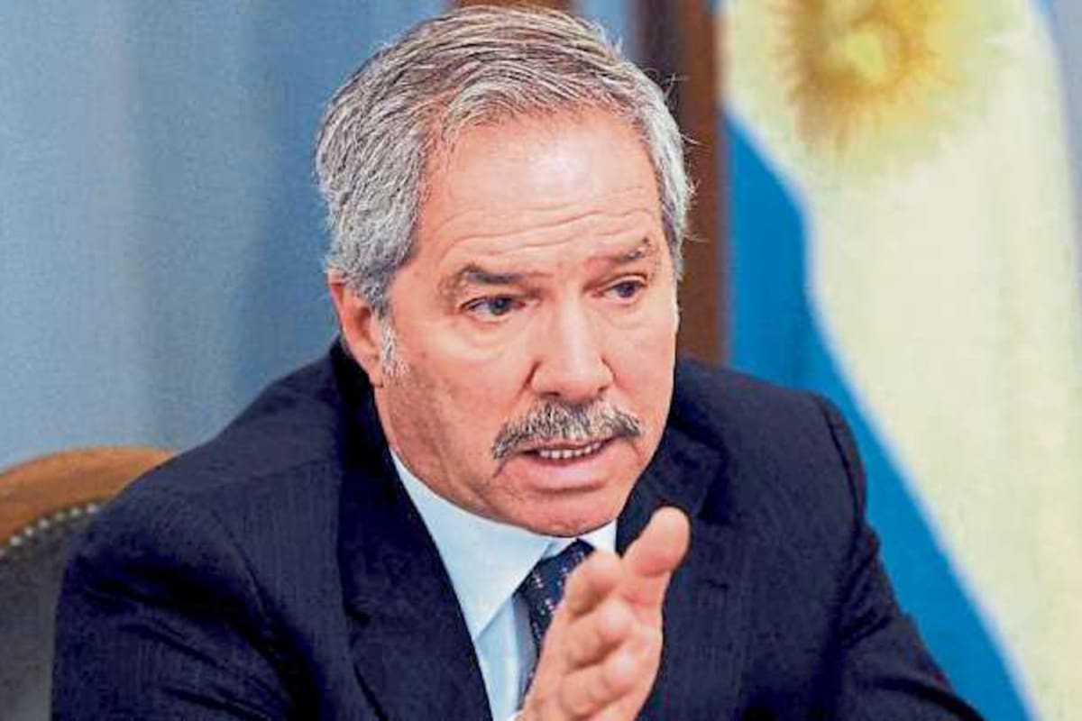 El canciller, Felipe Solá, fue blanco de los cuestionamientos de dirigentes cristinistas