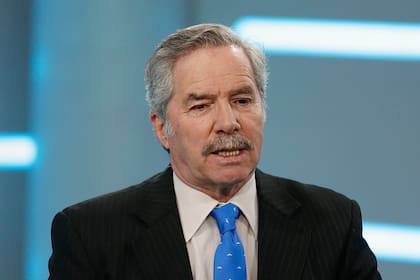 El canciller publicó mensajes contra las compañías extranjeras que no están volando a la Argentina y la empresa española le respondió por qué no lo hacen