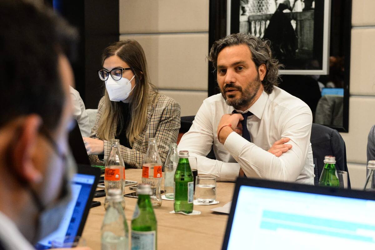 El canciller Santiago Cafiero en su encuentro con la prensa en Roma.
