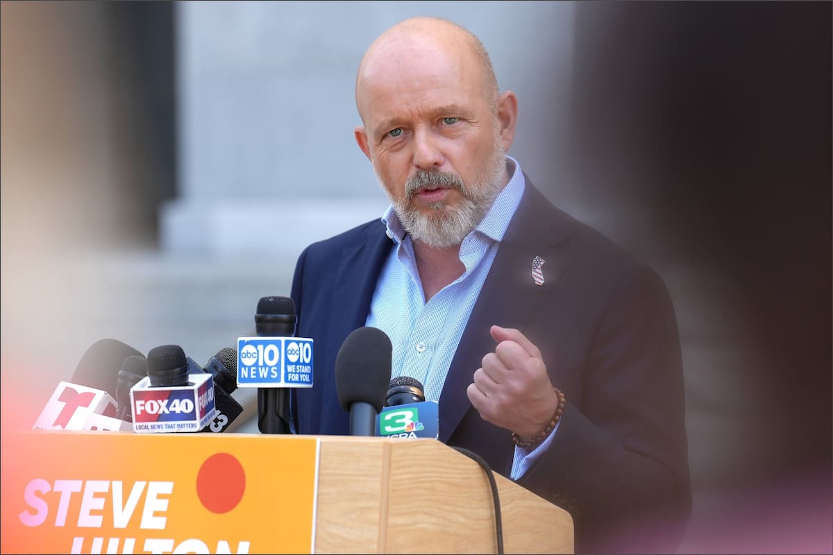 El candidato a gobernador de California, Steve Hilton, prometió abolir el DMV si gana las elecciones el próximo 3 de noviembre de 2026