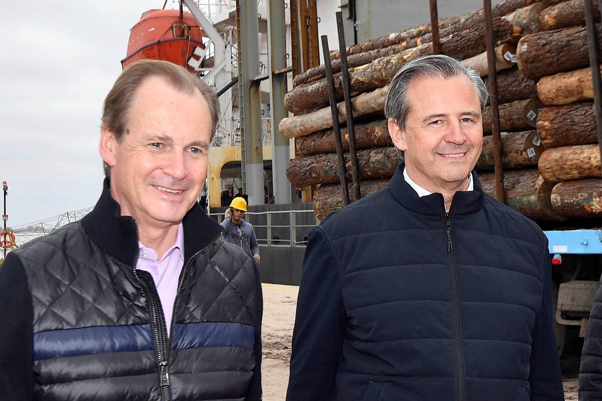 El candidato a gobernador oficialista, Adán Bahl, junto a Gustavo Bordet, quien se presenta como candidato a diputado