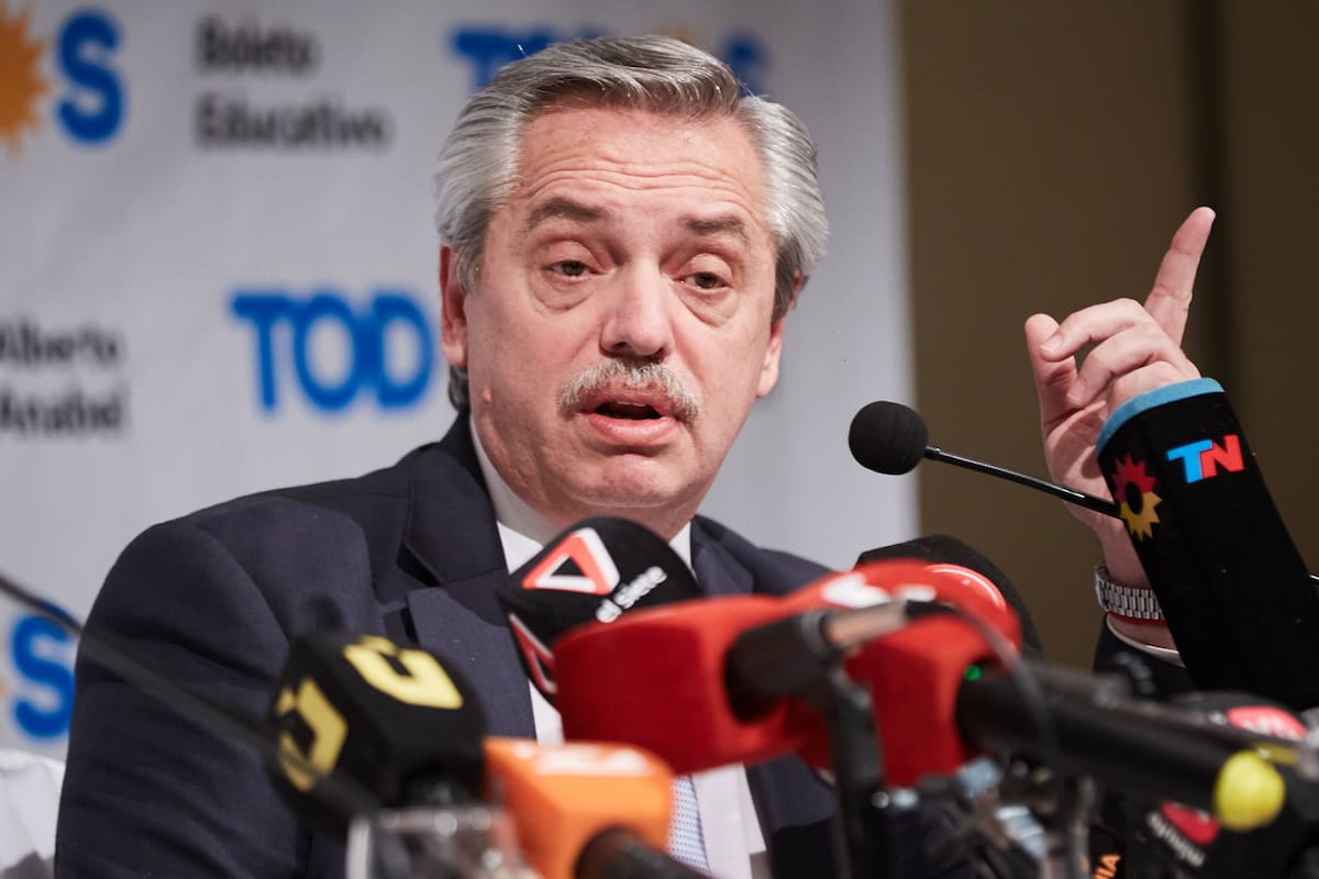 El candidato a presidente de Argentina, Alberto Fernandez y la candidata a gobernadora de Mendoza, Anabel Fernandez Sagasti, dieron una conferencia de prensa en el hotel Intercontinental. Departamento de Guaymallen, Mendoza, 22 de agosto de 2019