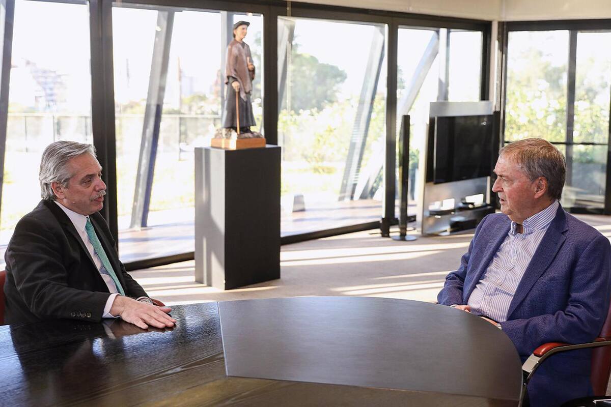 El candidato a presidente del Frente de Todos busca acercar posiciones con el gobernador cordobés en una provincia clave para el macrismo