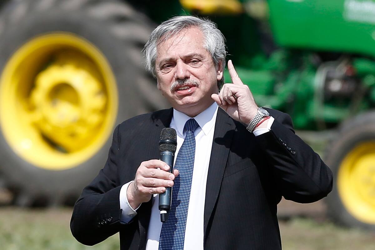 El candidato a presidente por el Frente de Todos, Alberto Fernandez, anuncia plan contra el hambre, denominado "Argentina sin hambre", en el predio de la facultad de agronomia de la UBA. 7/10/19