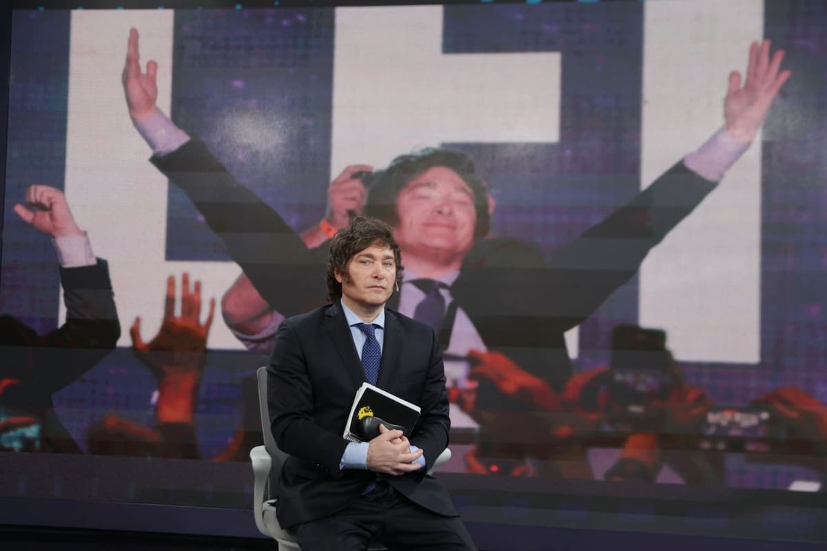 El candidato a presidente por La Libertad Avanza, Javier Milei, en los estudios de LN+