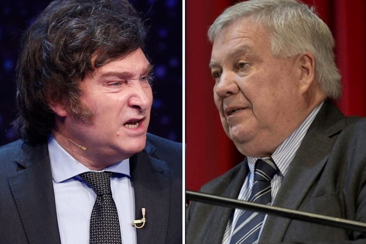 El candidato a presidente por La Libertad Avanza (LLA), Javier Milei, junto al rector de la Universidad de Buenos Aires (UBA), Ricardo Gelpi