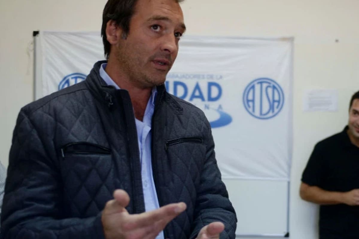 El candidato del FPV toma distancia de Cristina Kirchner, pero es duro con Macri