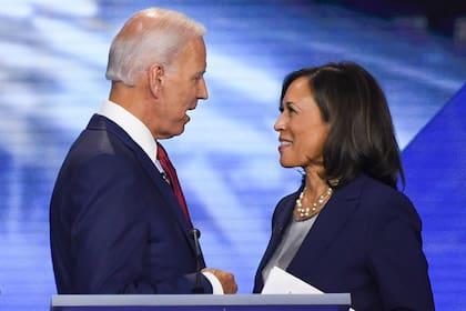 El candidato demócrata a la presidencia de Estados Unidos, Joe Biden, y su ahora candidata a la vicepresidencia Kamala Harris
