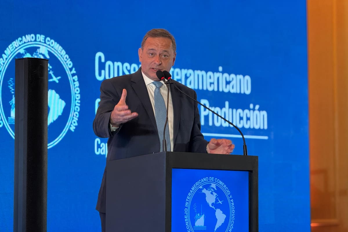 El candidato oficialista uruguayo Álvaro Delgado, durante su presentación en el Hotel Sheraton