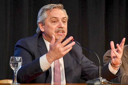 El candidato presidencia del Frente de Todos, Alberto Fernández, disertó sobre la temática de las ‘Líneas directrices para el desarrollo armónico de Argentina’ en la Facultad de Derecho de la Universidad Nacional de Córdoba (UNC) 16/9/19