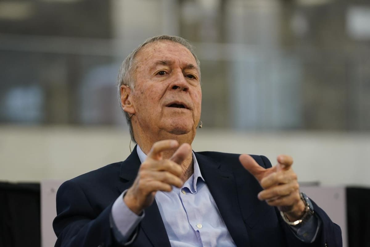 El candidato presidencial del espacio Hacemos por Nuestro País, Juan Schiaretti, estuvo durante el Congreso Internacional de Coninagro en la Bolsa de Cereales