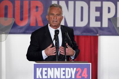 El candidato presidencial independiente estadounidense Robert F. Kennedy Jr. en un evento de campaña en Filadelfia, el 23 de octubre de 2023. (Foto AP/Matt Rourke)
