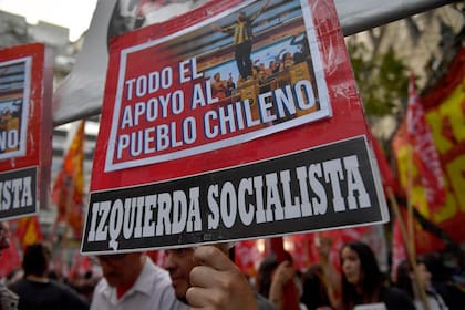Los seguidores de la izquierda apoyaron al pueblo chileno en su reclamo