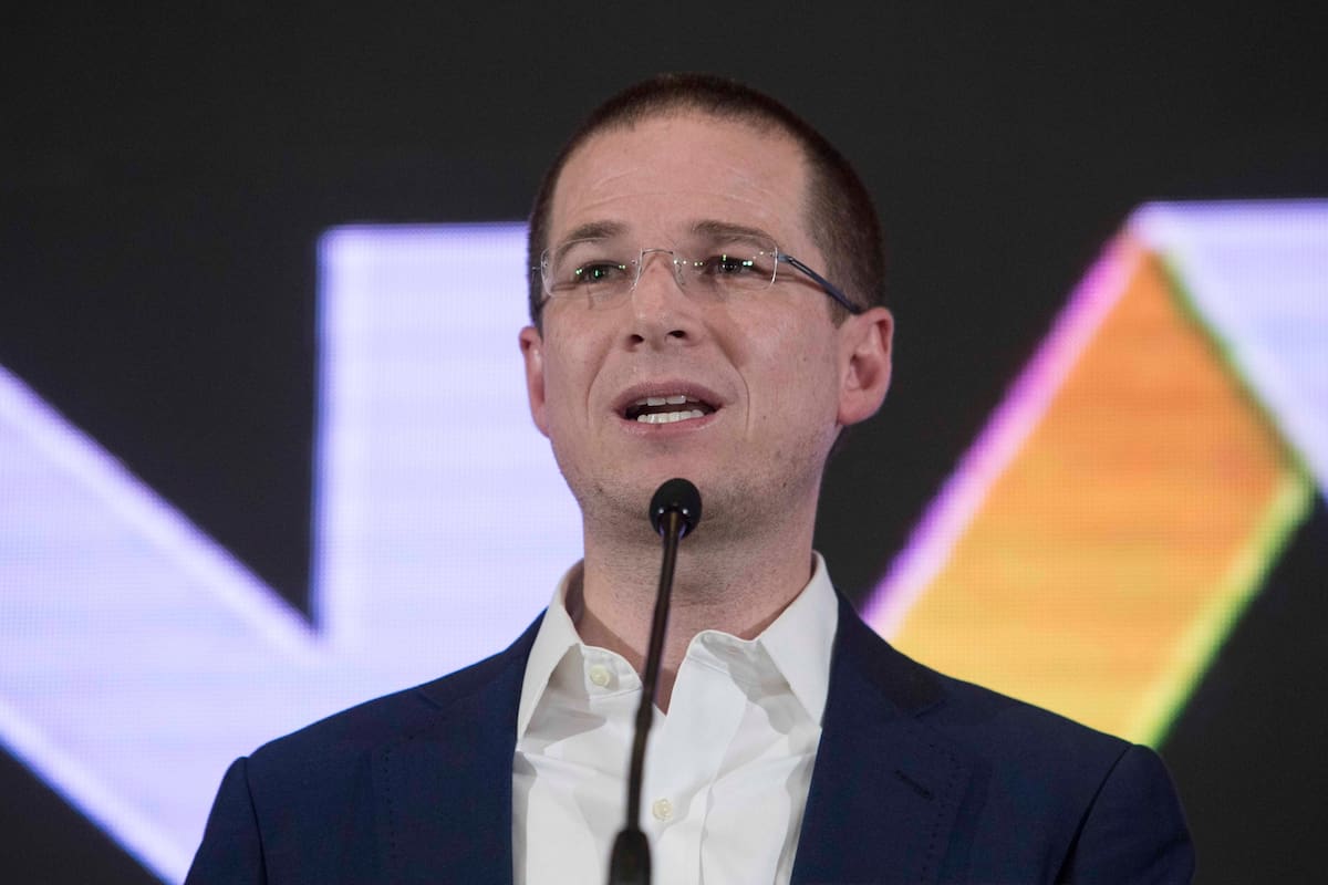 El candidato presidencial por el Partido Acción Nacional tuvo una comunicación telefónica con el izquierdista