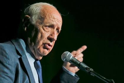 El candidato presidencial propone una serie de medidas económicas para complementar el paquete que anunció el Gobierno