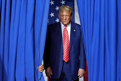 El candidato presidencial republicano, el expresidente Donald Trump, llega a un acto de campaña, el viernes 30 de agosto de 2024, en Johnstown, Pensilvania. (AP Foto/Alex Brandon)