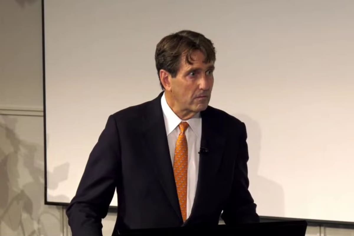 El candidato republicano para el Senado de Nueva Jersey, Curtis Bashaw, vivió un momento de desorientación durante el debate del domingo