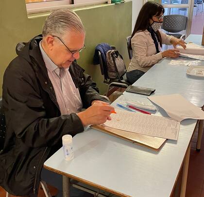 El candidato Ricardo López Murphy fue fiscal de mesa en Recoleta