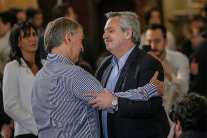 El candidato y el gobernador se saludaron en la ceremonia y luego tuvieron un encuentro a solas