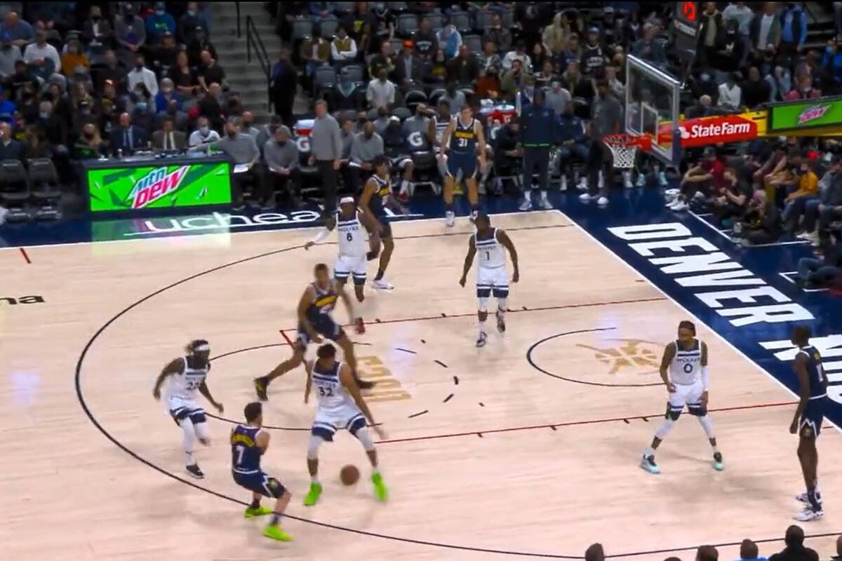 El caño de Facundo Campazzo a Karl Anthony Towns