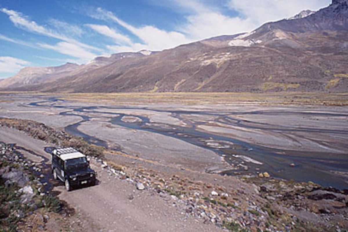 El cañón del río Atuel sólo puede ser recorrido en 4x4, siempre que la temperatura lo permita