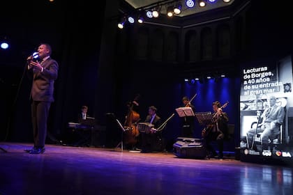 El cantante Alfredo Pittis