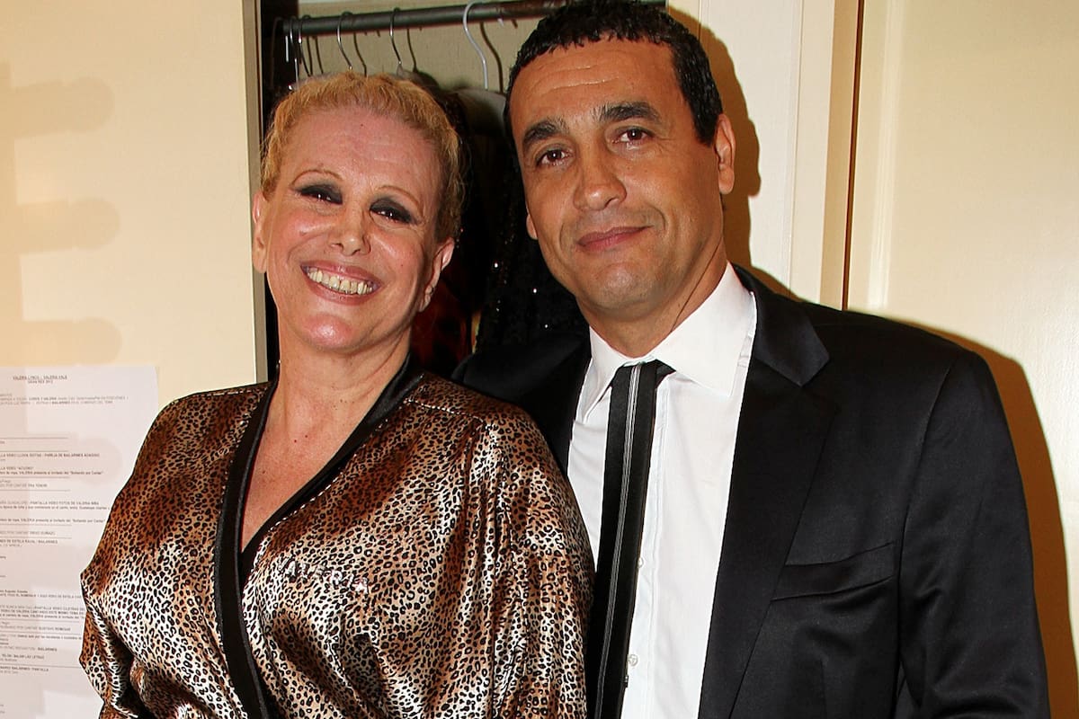 El cantante brasilero le reclama una suma millonaria a su exmujer