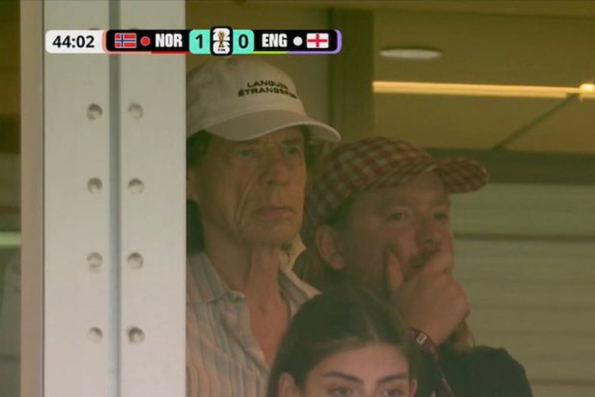 El cantante británico asistió al estadio para ver a su selección (Foto: X)