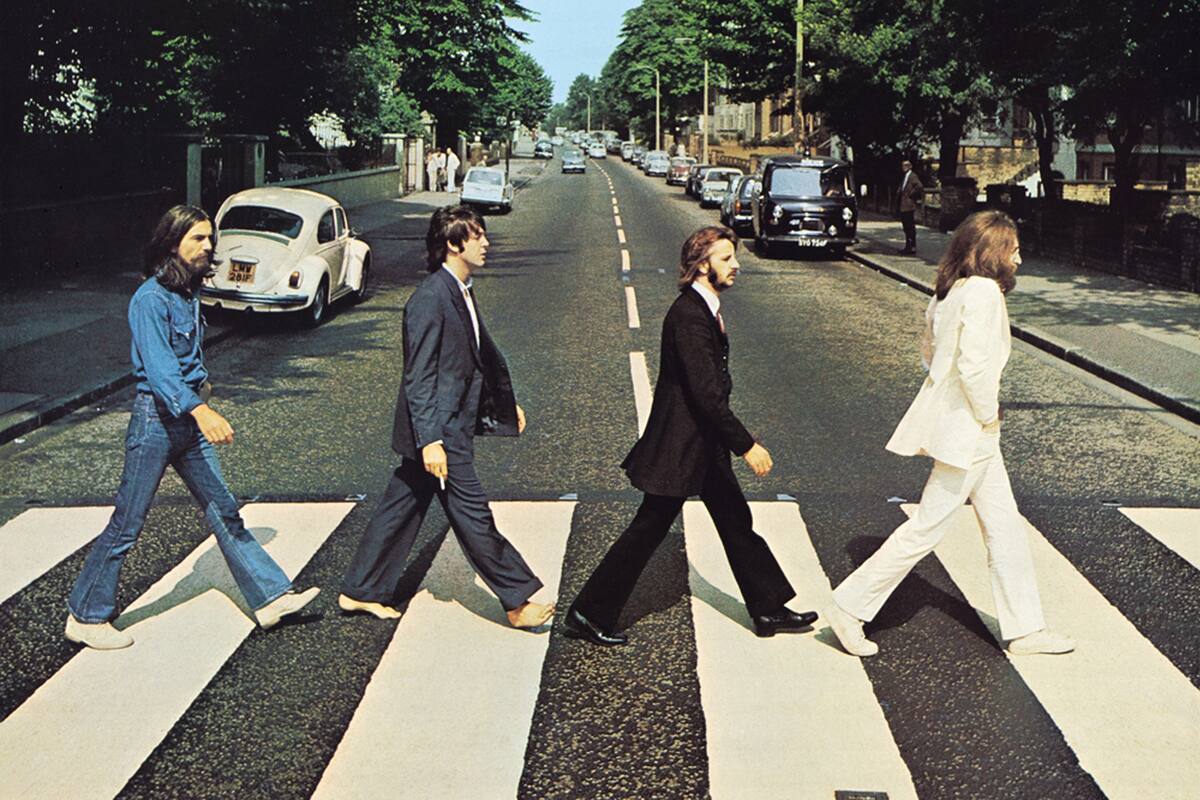 El cantante británico volvió a cruzar la famosa calle para promocionar su nuevo proyecto discográfico