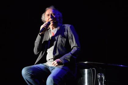 El cantante catalán agotó entradas para los primeros shows y agregó nuevas funciones