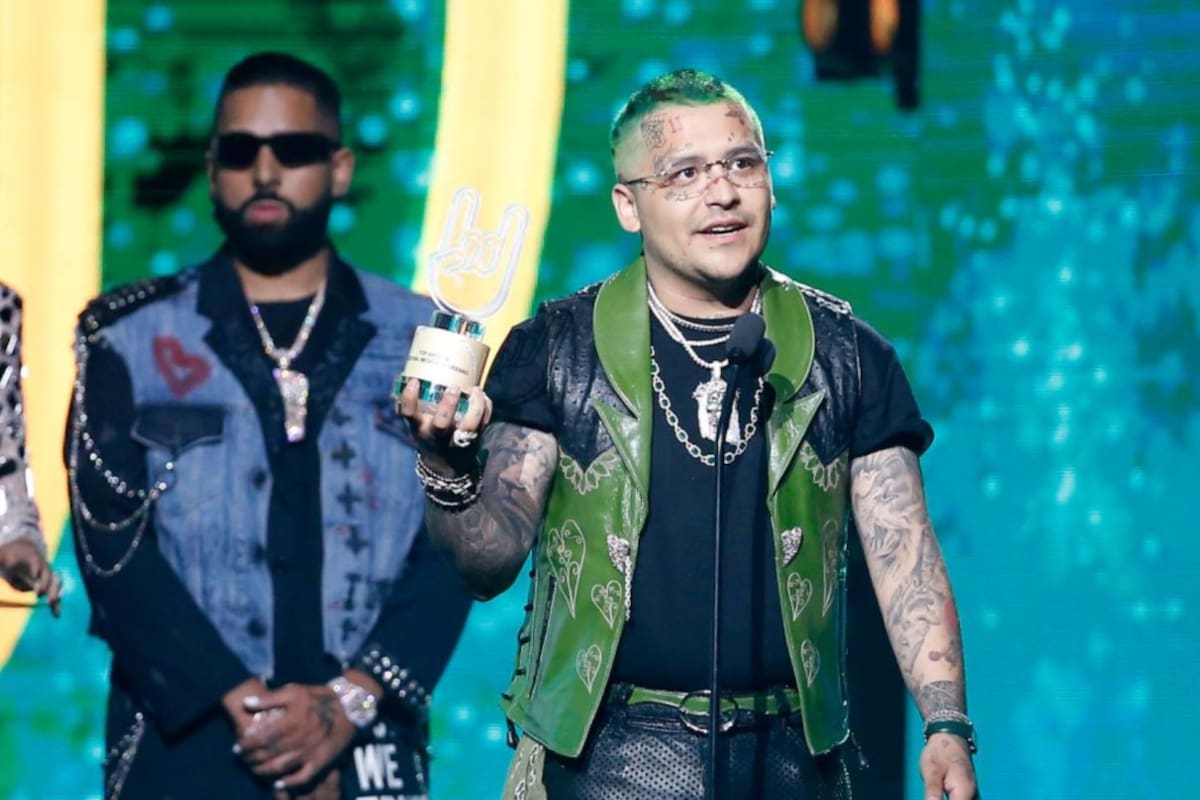 El cantante Christian Nodal fue uno de los ganadores en la noche de los Premios Tu Música, esta tercera edición estuvo marcada por la ausencia de los más artistas reconocidos