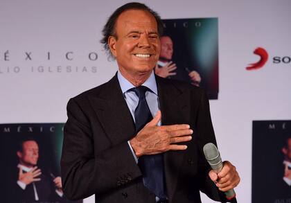 El cantante de 82 años se enfrenta a la justicia española por condiciones de trabajo abusivas y supuestas agresiones sexuales