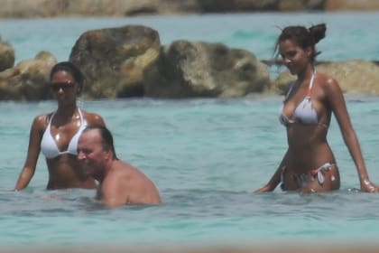 El cantante en su mansión de la República Dominicana en una imagen de 2010