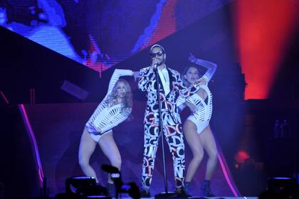 El cantante ganador del Grammy desembarcó en la Argentina con su F.A.M.E Tour en el Hipódromo de Palermo y muchas figuras se acercaron a disfrutar de su show