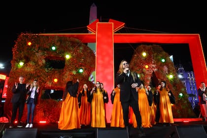 El cantante Germán Tripel con el Afrosound Gospel Choir