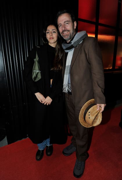 El cantante Kevin Johansen junto a su hija menor, Kim