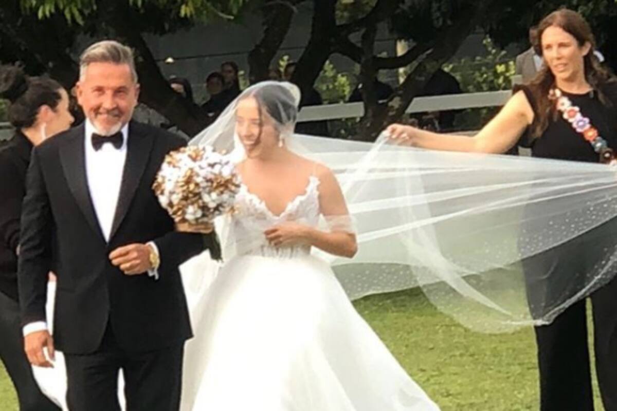 El cantante llevó a su hija al altar y habló del pacto con Dios que la mantuvo virgen hasta el matrimonio.