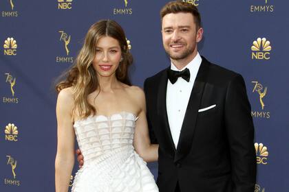 El cantante publicó un capítulo de su libro, en donde habla de Jéssica Biel